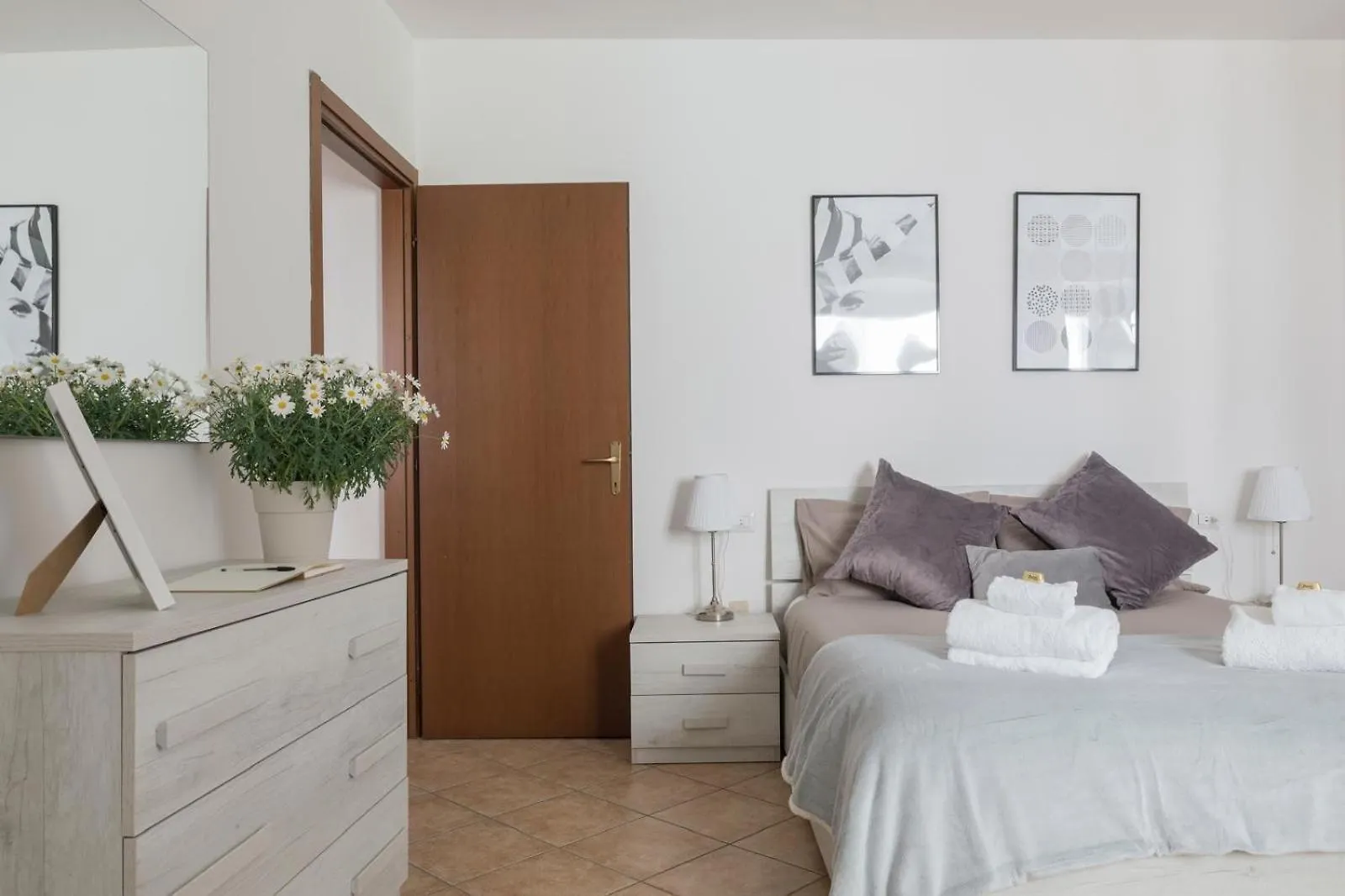 Aura-Elegant Residence In The Heart Of Como Apartment