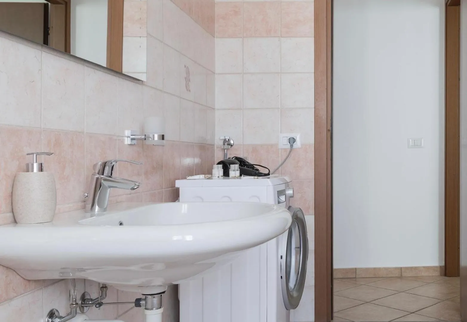 דירה Aura-Elegant Residence In The Heart Of קומו