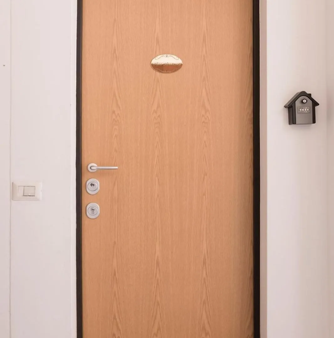 Aura-Elegant Residence In The Heart Of קומו 0*,
