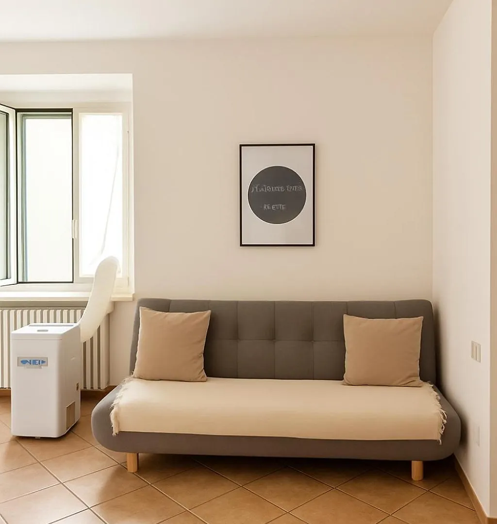 Aura-Elegant Residence In The Heart Of Como Apartment